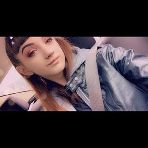 Meet your Posher, Victoria